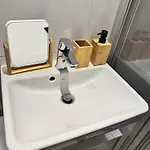 Neu Renovierte In Mit Parkplatz