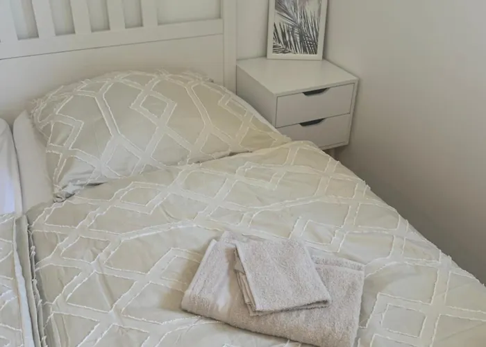 Neu Renovierte In Mit Parkplatz 아파트