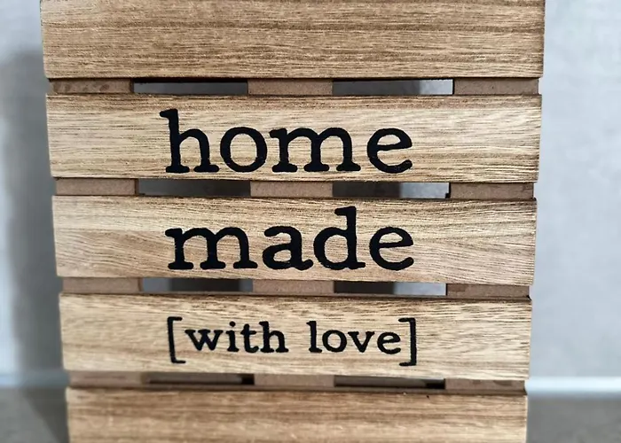 Neu Renovierte In Mit Parkplatz 아파트 슈타이어