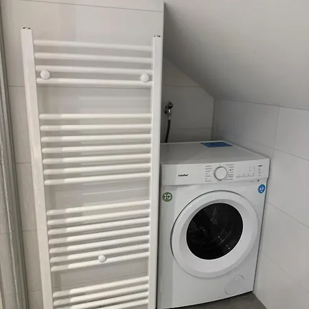 Neu Renovierte In Mit Parkplatz Steyr