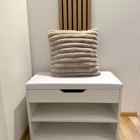 Apartamento Neu Renovierte In Mit Parkplatz
