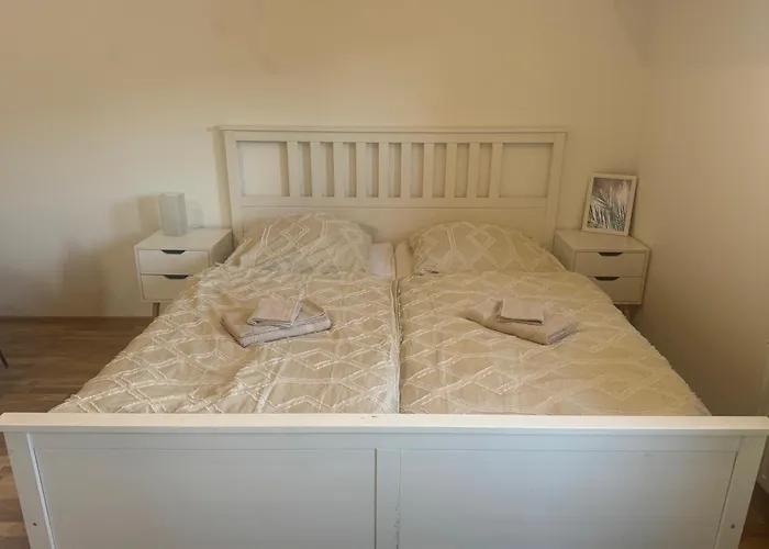 Neu Renovierte In Mit Parkplatz Steyr