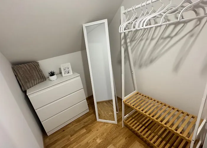 Daire Neu Renovierte In Mit Parkplatz Steyr