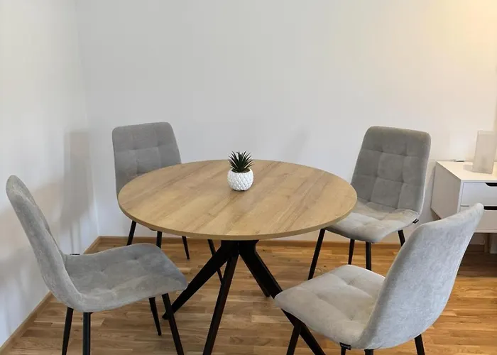 Daire Neu Renovierte In Mit Parkplatz *